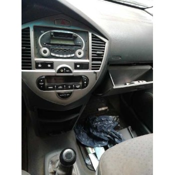 kia carens del año 2005