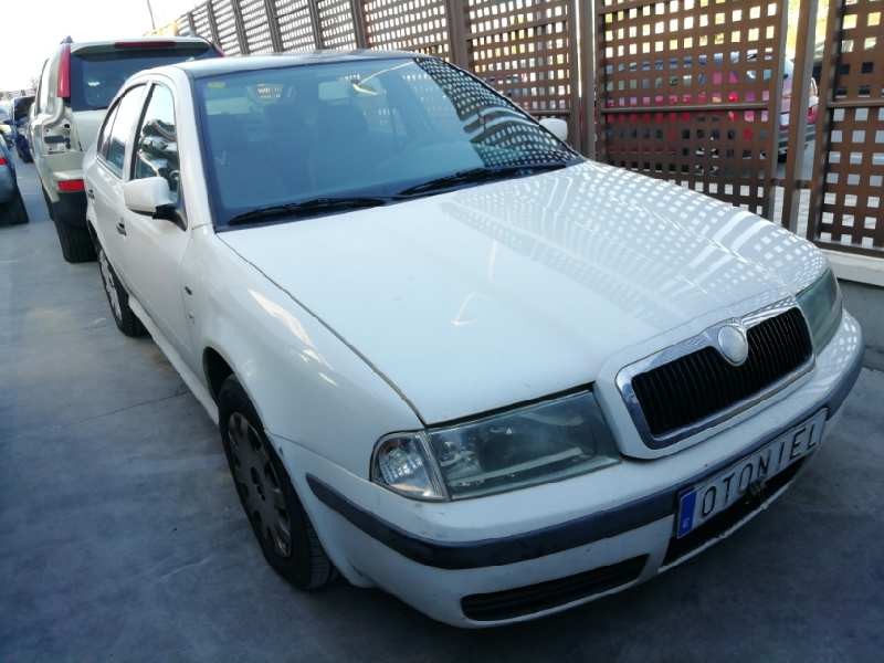 skoda octavia berlina (1u2) del año 2003