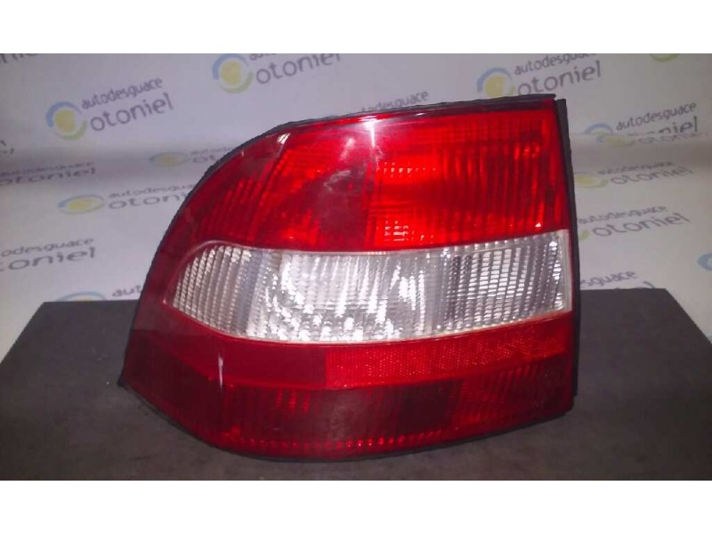 Recambio de piloto trasero izquierdo para opel vectra b berlina básico referencia OEM IAM  4P 1ª SERIE