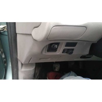 nissan almera tino (v10m) del año 2001