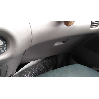 nissan almera tino (v10m) del año 2001