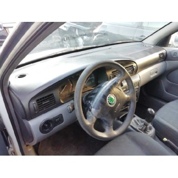 skoda octavia berlina (1u2) del año 2003