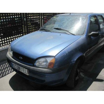 ford fiesta berlina del año 2000