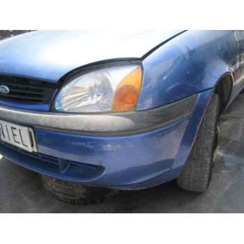 ford fiesta berlina del año 2000