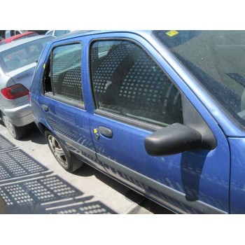 ford fiesta berlina del año 2000