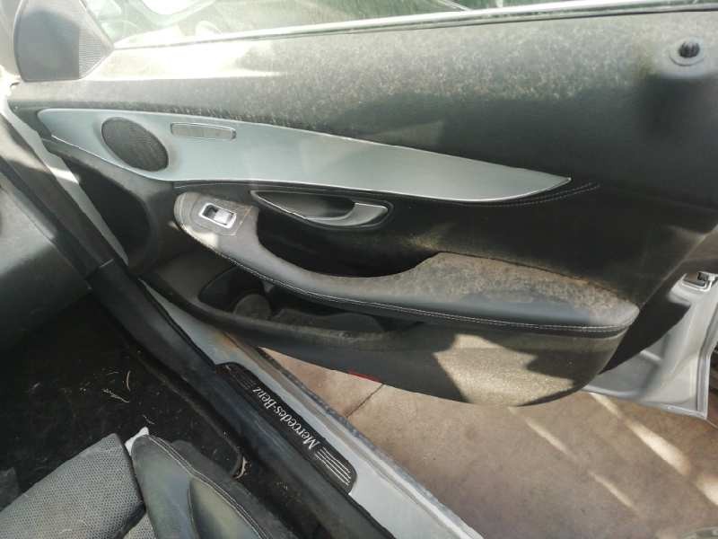 Recambio de guarnecido puerta delantera derecha para mercedes-benz clase c w205 c200 bluetec referencia OEM IAM   