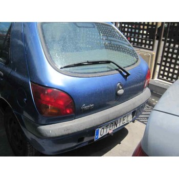 ford fiesta berlina del año 2000