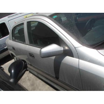 opel astra g berlina del año 2001