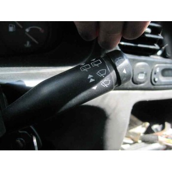 ford fiesta berlina del año 2000