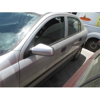 opel astra g berlina del año 2001