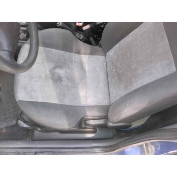 ford fiesta berlina del año 2000