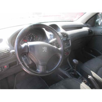peugeot 206 berlina del año 2001