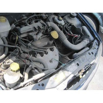 ford fiesta berlina del año 2000