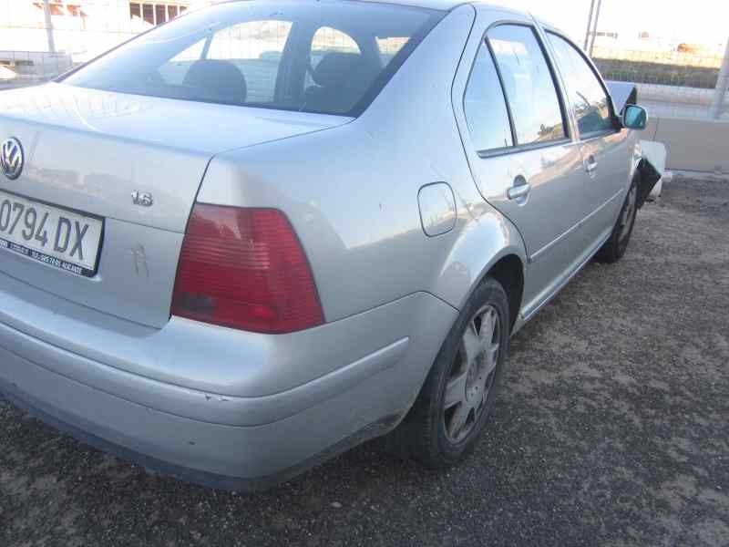 VOLKSWAGEN BORA BERLINA (1J2)