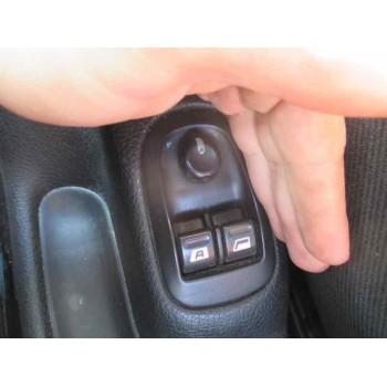 peugeot 206 berlina del año 2001