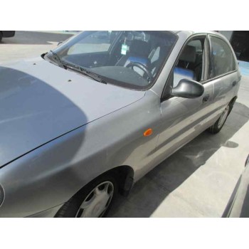 daewoo lanos del año 2000