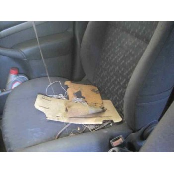 ford focus berlina (cak) del año 2001