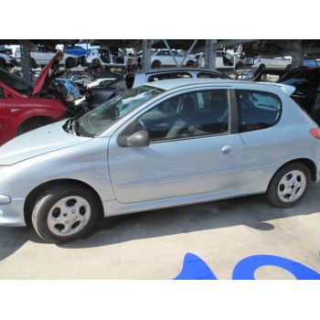 peugeot 206 berlina del año 2001