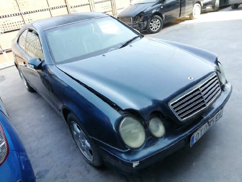 mercedes-benz clase clk (w208) coupe del año 2000