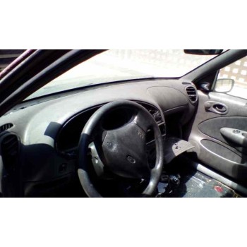 ford fiesta berlina del año 1998