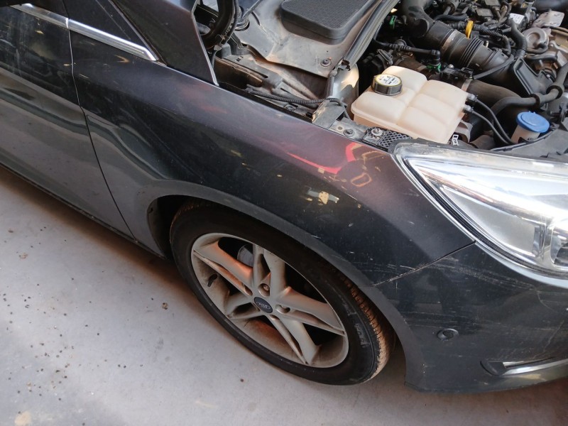 Recambio de aleta delantera derecha para ford focus iii 1.0 ecoboost referencia OEM IAM 2171302  