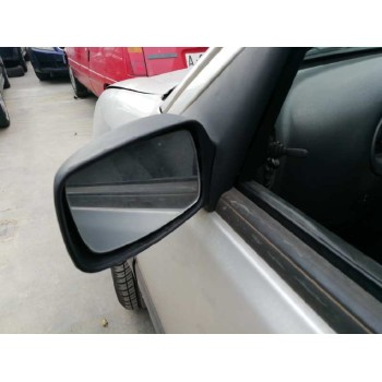 ford fiesta berlina (dx) del año 2001