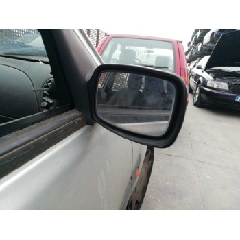 ford fiesta berlina (dx) del año 2001