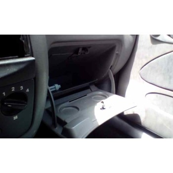 ford fiesta berlina del año 1998