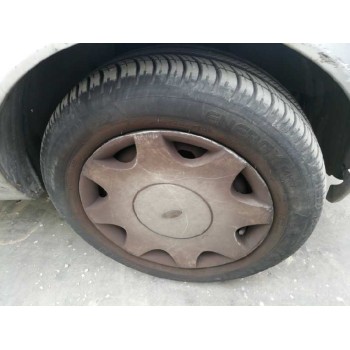 ford fiesta berlina (dx) del año 2001