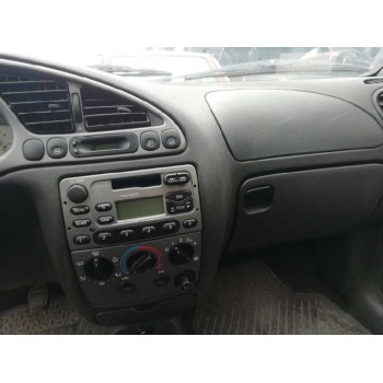 ford fiesta berlina (dx) del año 2001