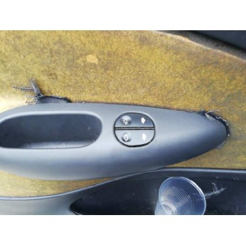 ford fiesta berlina (dx) del año 2001