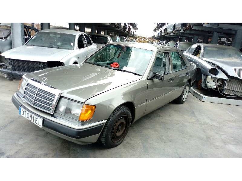 mercedes-benz clase e (w124) berlina del año 1993