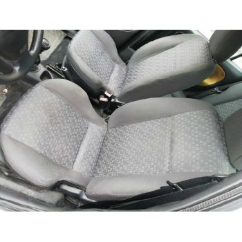 ford fiesta berlina (dx) del año 2001