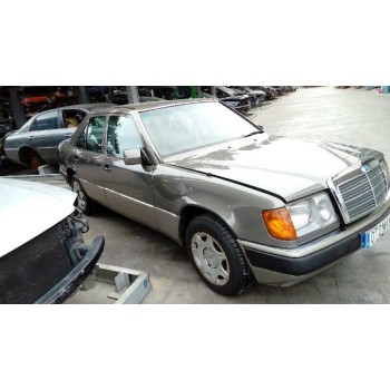 mercedes-benz clase e (w124) berlina del año 1993