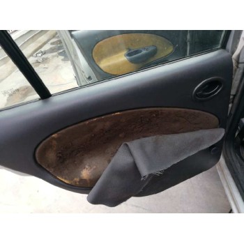 ford fiesta berlina (dx) del año 2001