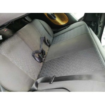 ford fiesta berlina (dx) del año 2001