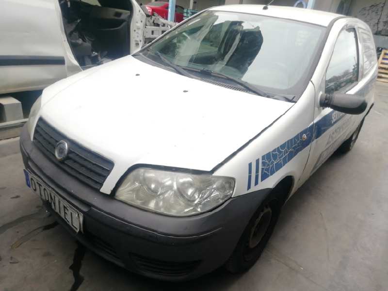 FIAT PUNTO BERLINA (188)