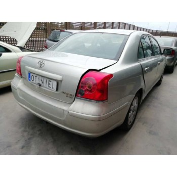 TOYOTA AVENSIS BERLINA (T25)