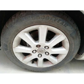 toyota avensis berlina (t25) del año 2005