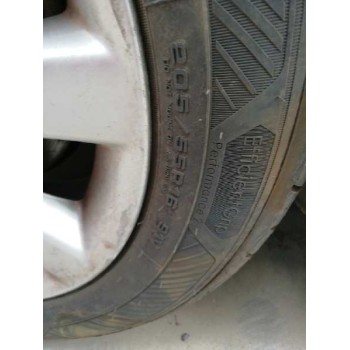 toyota avensis berlina (t25) del año 2005