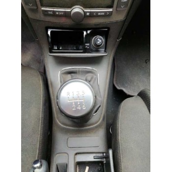 toyota avensis berlina (t25) del año 2005