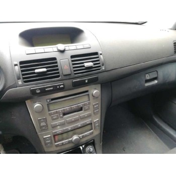 toyota avensis berlina (t25) del año 2005