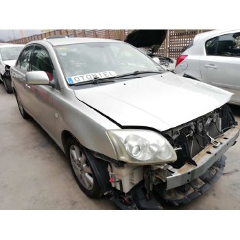 toyota avensis berlina (t25) del año 2005