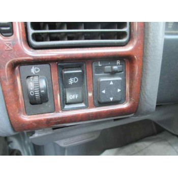 toyota avensis berlina (t 22) del año 2000