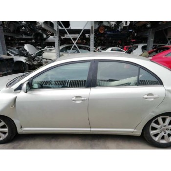 toyota avensis berlina (t25) del año 2005