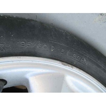 toyota avensis berlina (t 22) del año 2000