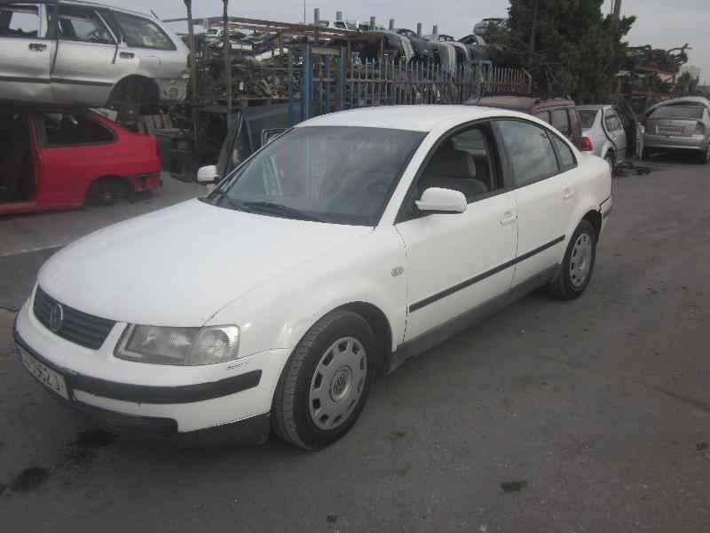 VOLKSWAGEN PASSAT BERLINA (3B2)