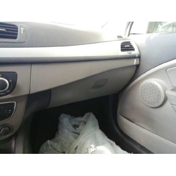 renault megane iii berlina 5 p del año 2009