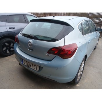 opel astra j (p10) del año 2010