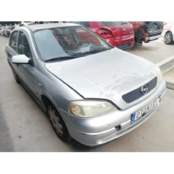 opel astra g berlina del año 2000